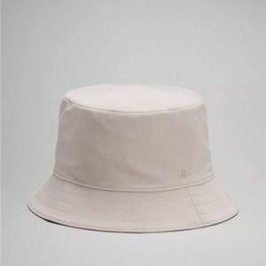 Lululemon Both Ways Bucket Hat Size L/XL Aquila White Opal Multi